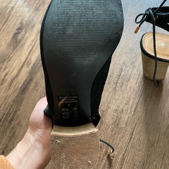 Booties - Picture 4 of 4